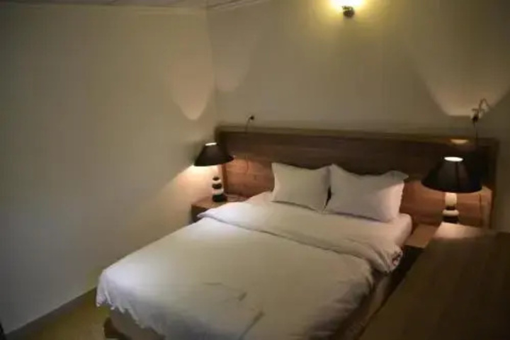 Lilac Hotel