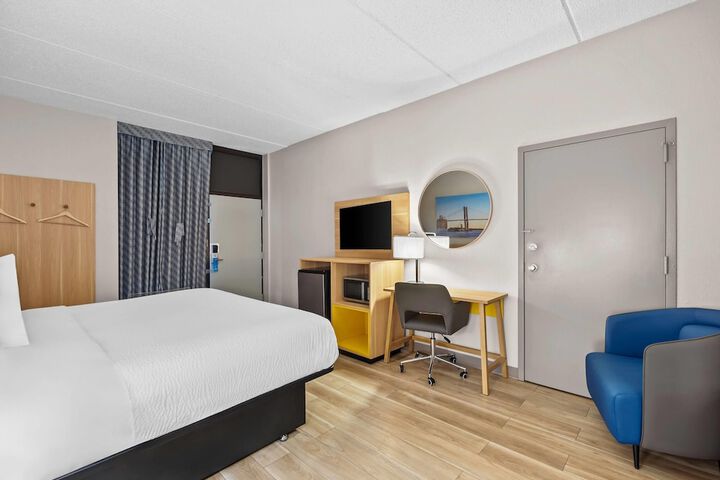 Room 18 of 46