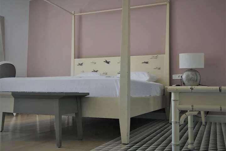 Room 47 of 83