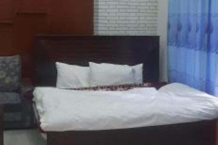 Room 6 of 20