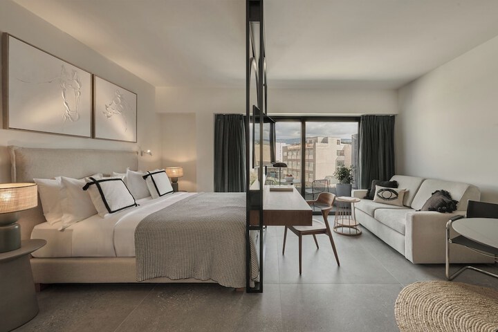 Room 8 of 72
