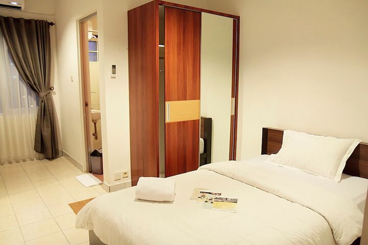 Room 3 of 11