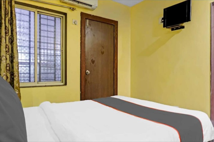 Room 12 of 21