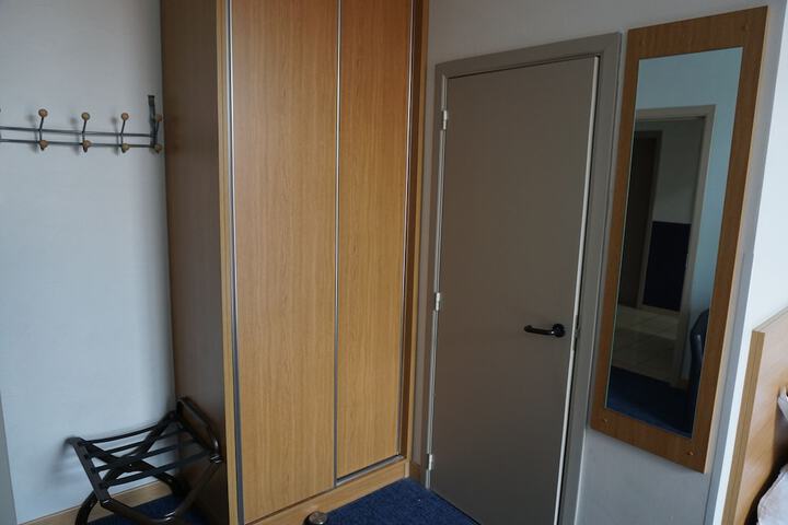 Room 18 of 112