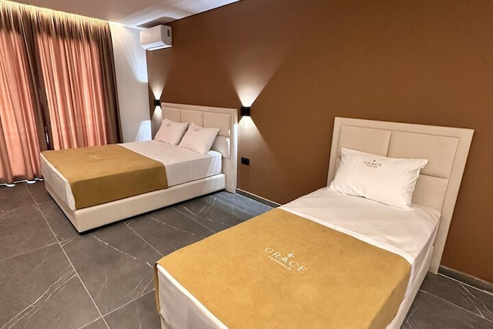 Room 10 of 108