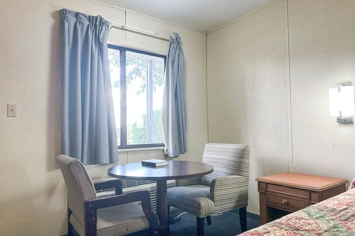 Room 30 of 95