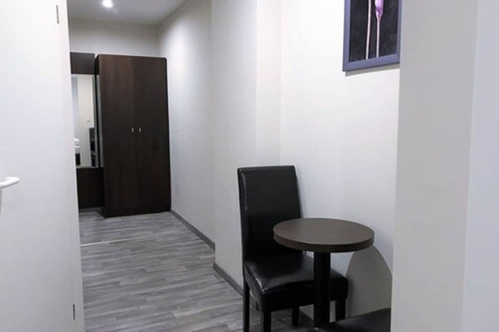 Room 11 of 28