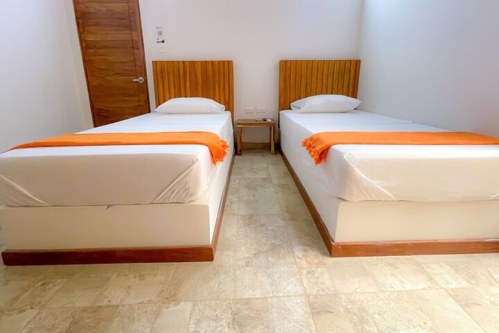 Room 8 of 27