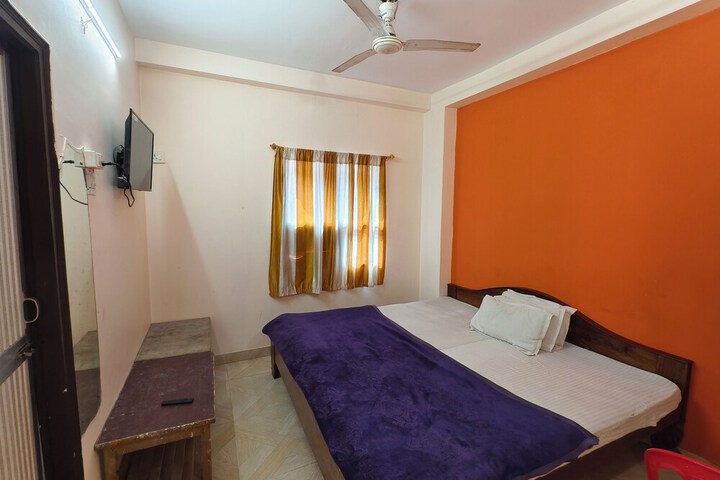 Room 27 of 43