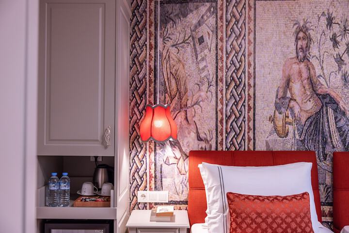 Room 27 of 42