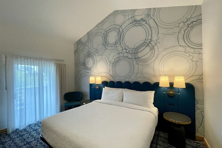 Room 5 of 34