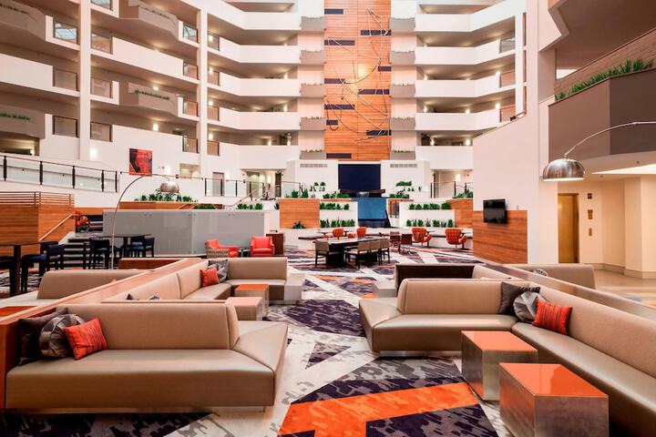 Lobby lounge