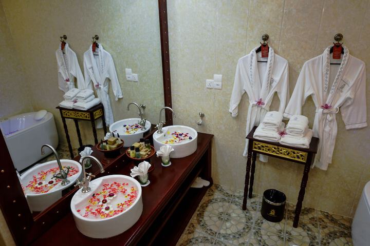 Room 15 of 48