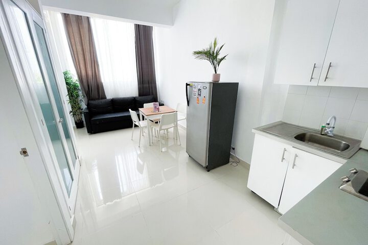 Room 8 of 32