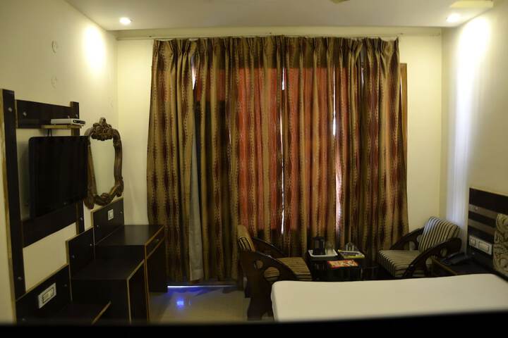 Room 32 of 55