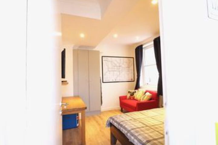 Room 44 of 96