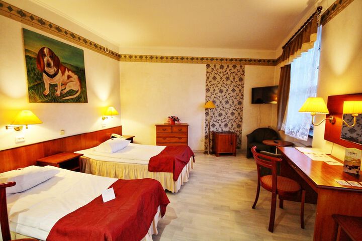 Room 16 of 66