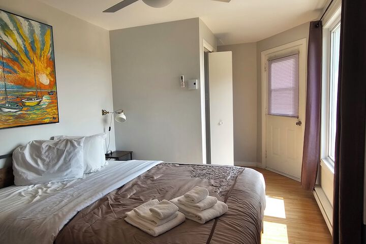 Room 52 of 106