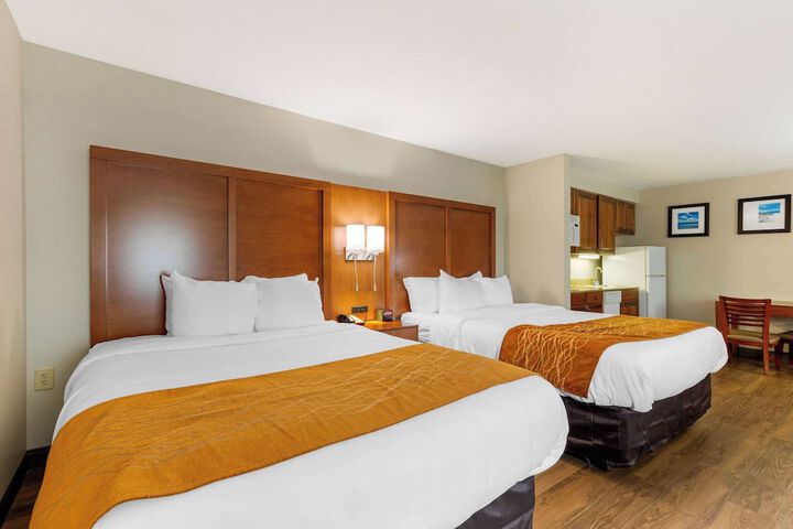 2 Queen Beds Accessible (1 of 17)