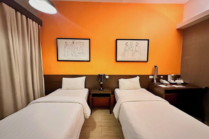 Room 22 of 45