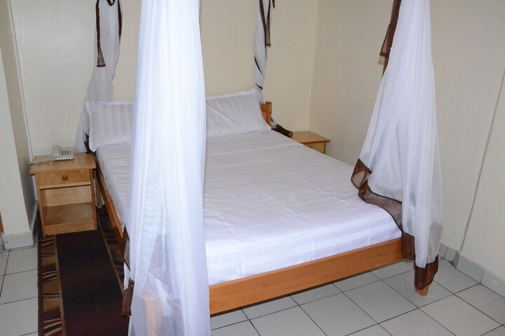 Room 6 of 38