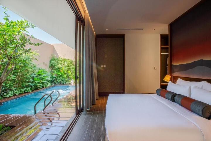 Hotel 94 of 94