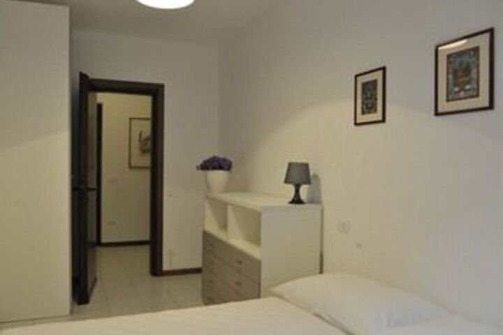 Room 45 of 102