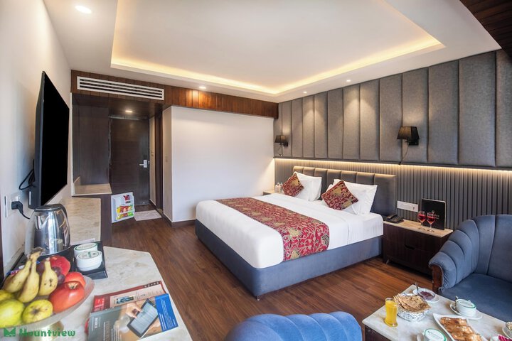 Room 32 of 81