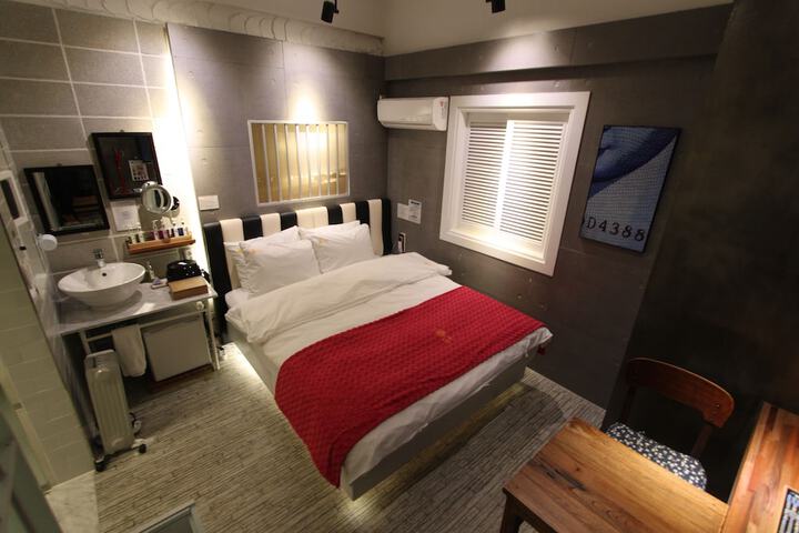 Room 18 of 68