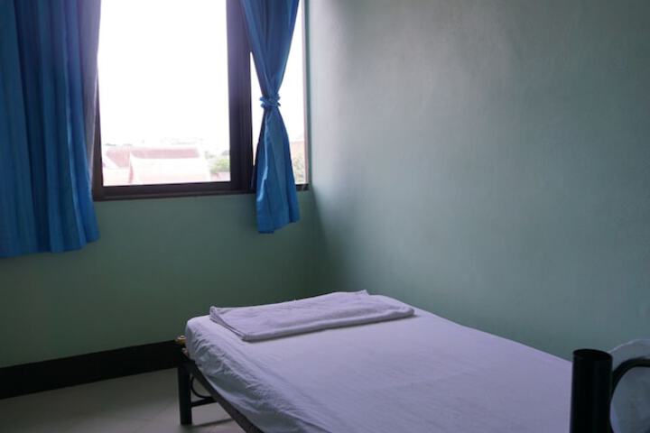 Room 21 of 49