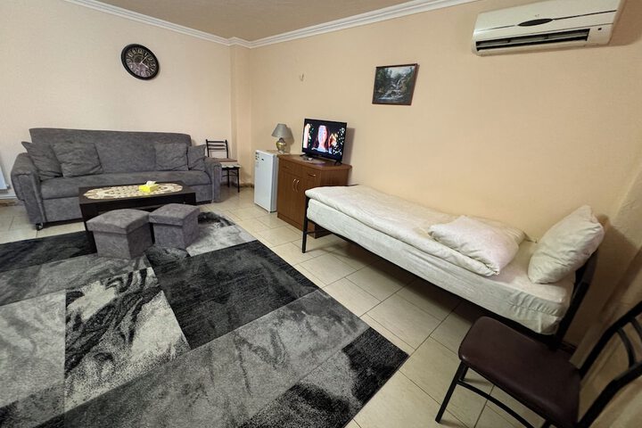 Room 19 of 32