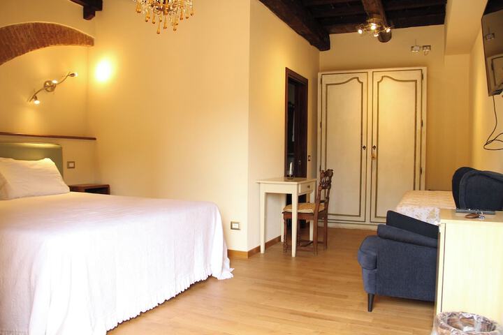 Room 29 of 147