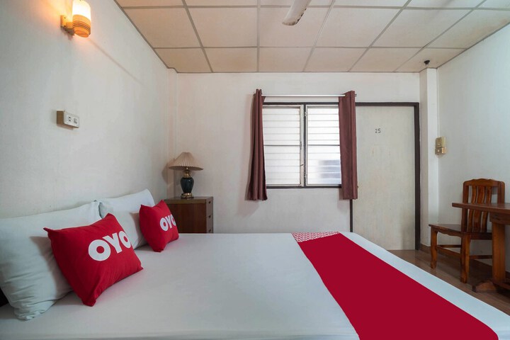 Room 13 of 36