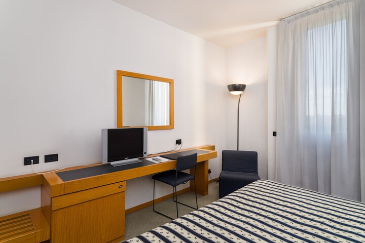 Room 16 of 59
