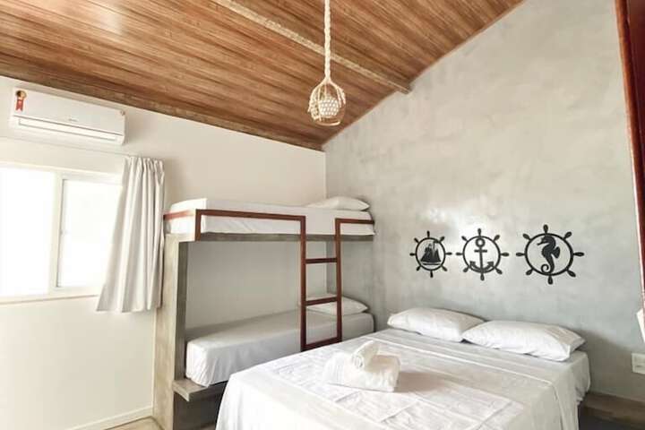 Room 13 of 34