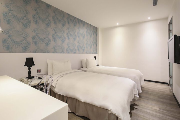 Room 34 of 51