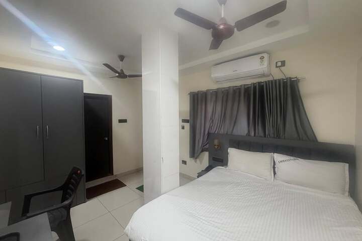 Room 18 of 39