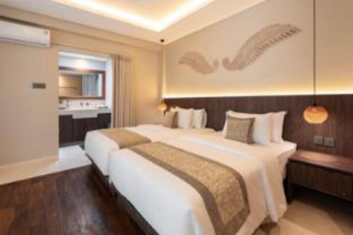 Room 13 of 22