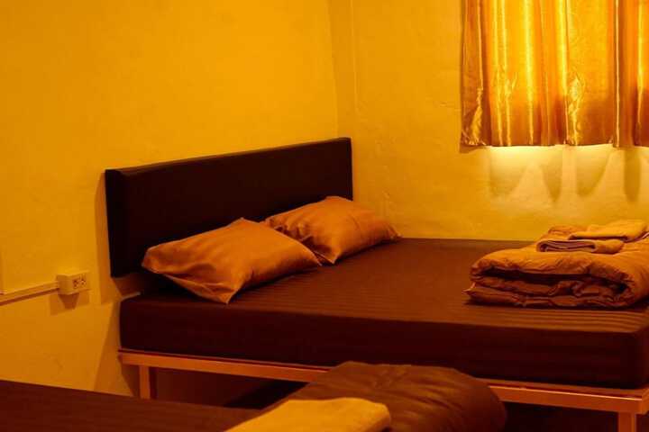 Room 6 of 11