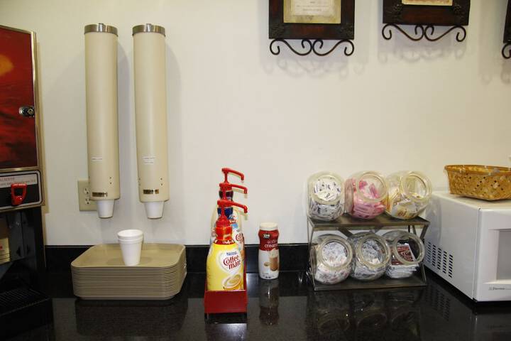 Breakfast/Coffee Service 32 of 60