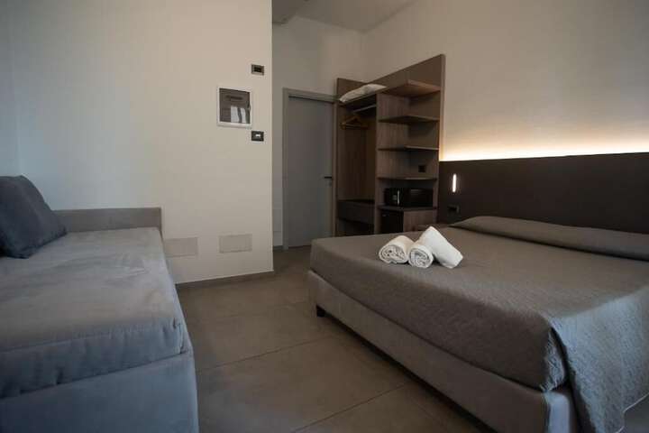 Room 10 of 61