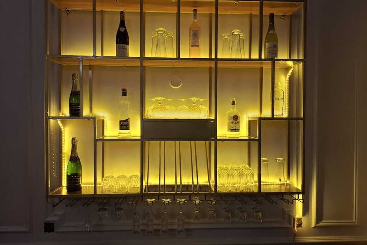 Lounge 56 of 67