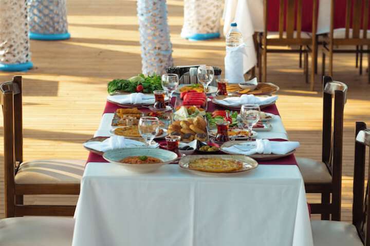 Dining 76 of 105