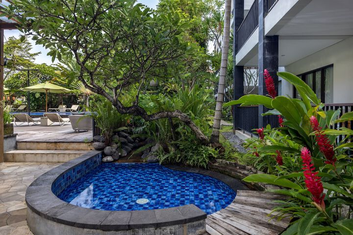 Pool Hotel
