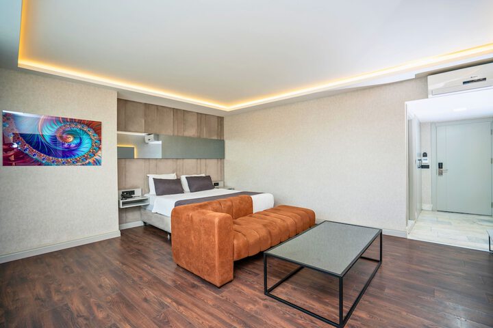 Room 17 of 63