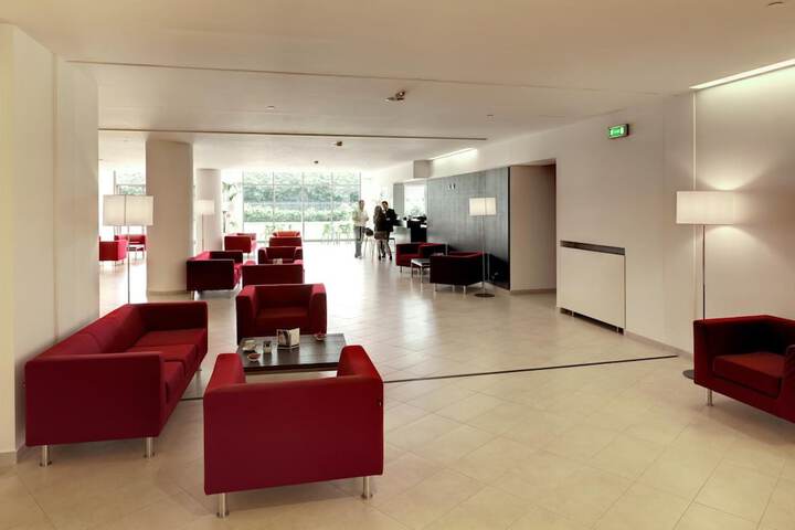 Guest Lobby