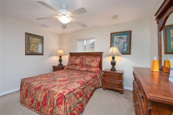 Room 12 of 19