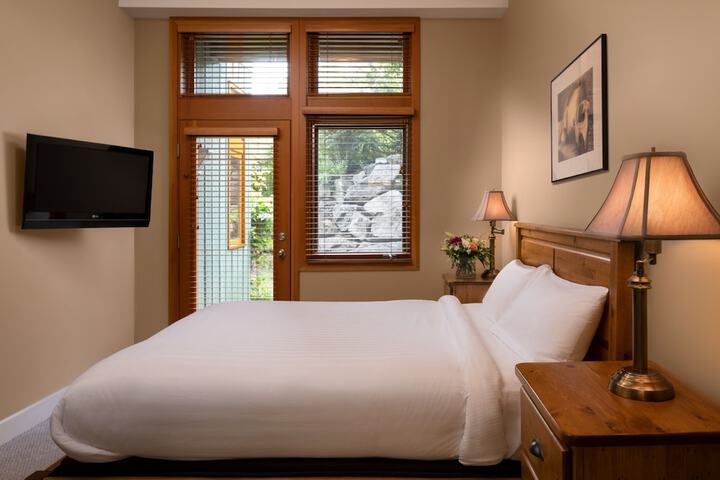 Room 8 of 65