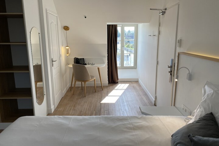 Room 19 of 80