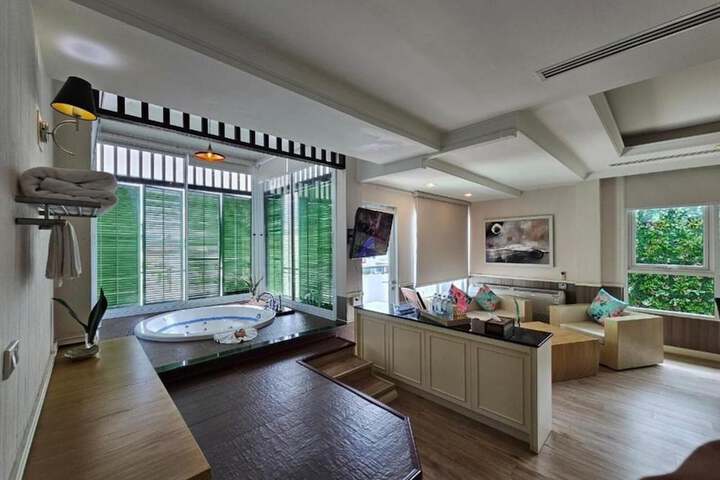 Room 42 of 113
